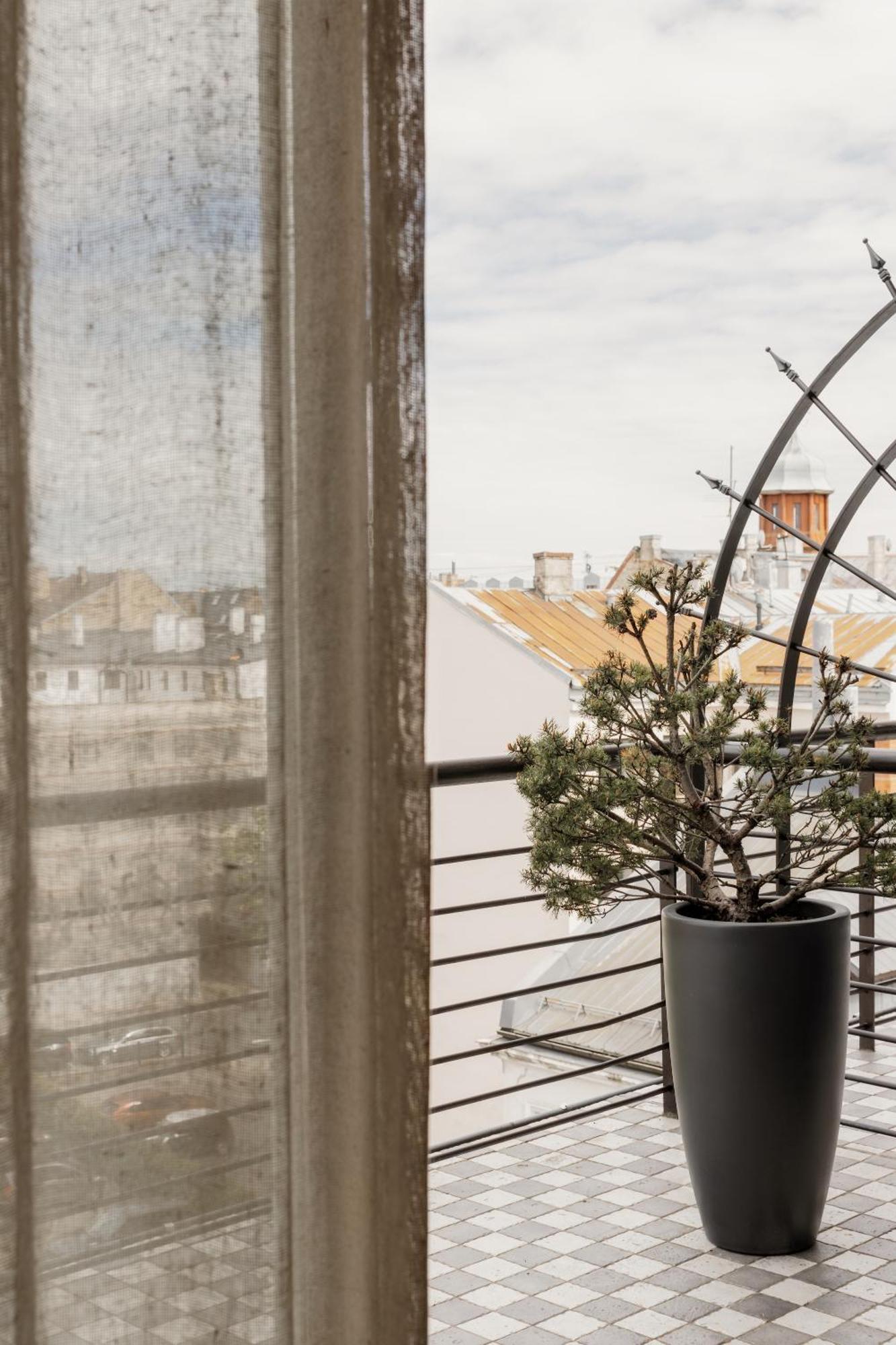 Hotel Bergs Suites Riga Bagian luar foto